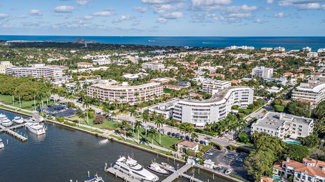 369 S Lake Drive 2b, Palm Beach, FL 33480