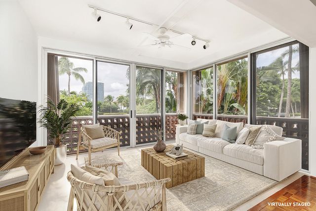 369 S Lake Drive 2b, Palm Beach, FL 33480