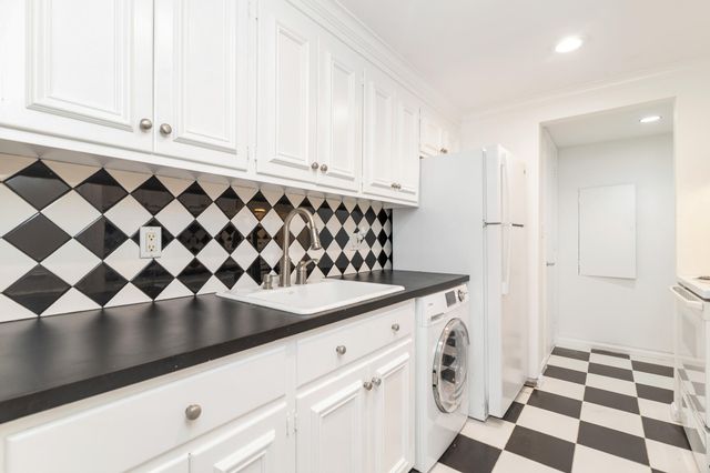 369 S Lake Drive 2b, Palm Beach, FL 33480