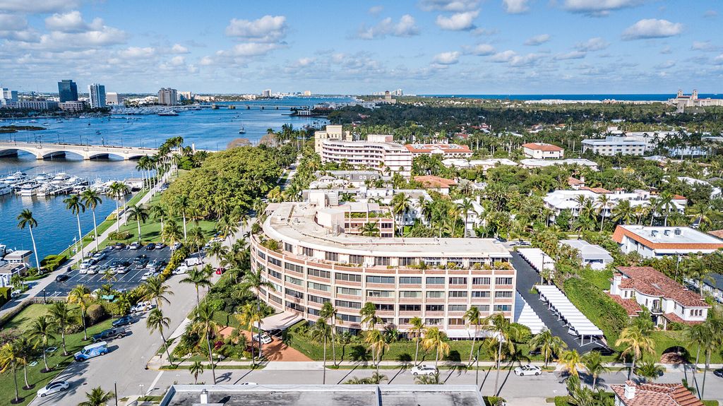 369 S Lake Drive 2b, Palm Beach, FL 33480