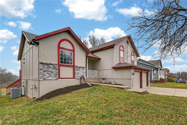 2304 Valley View W Drive, Pleasant Hill, MO 64080
