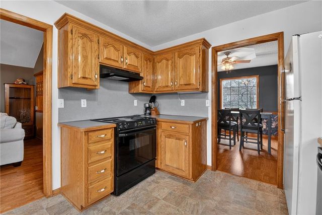 2304 Valley View W Drive, Pleasant Hill, MO 64080