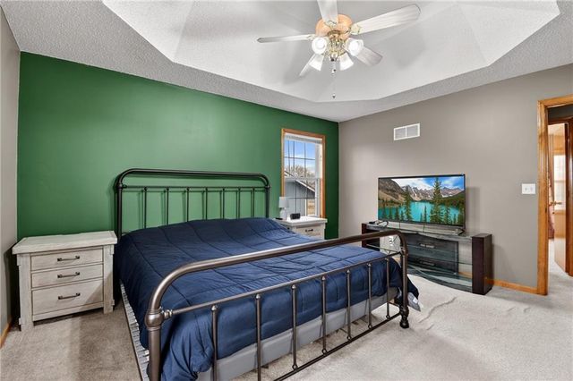 2304 Valley View W Drive, Pleasant Hill, MO 64080