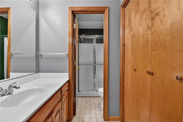 2304 Valley View W Drive, Pleasant Hill, MO 64080