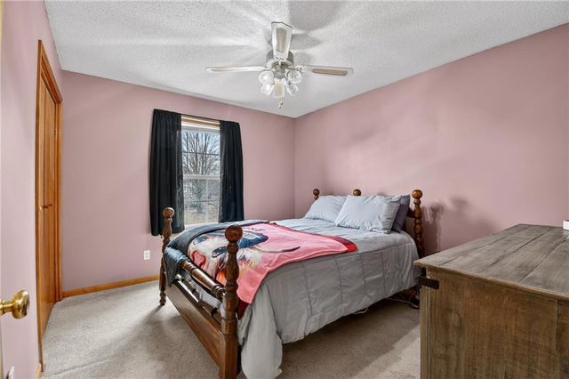 2304 Valley View W Drive, Pleasant Hill, MO 64080