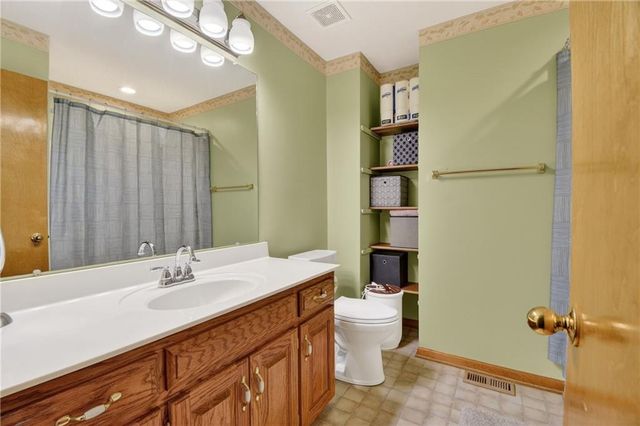 2304 Valley View W Drive, Pleasant Hill, MO 64080