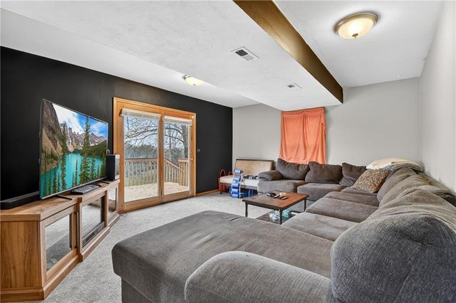 2304 Valley View W Drive, Pleasant Hill, MO 64080