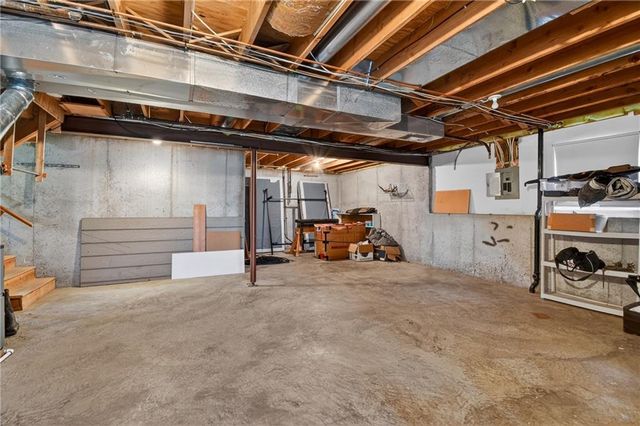 2304 Valley View W Drive, Pleasant Hill, MO 64080