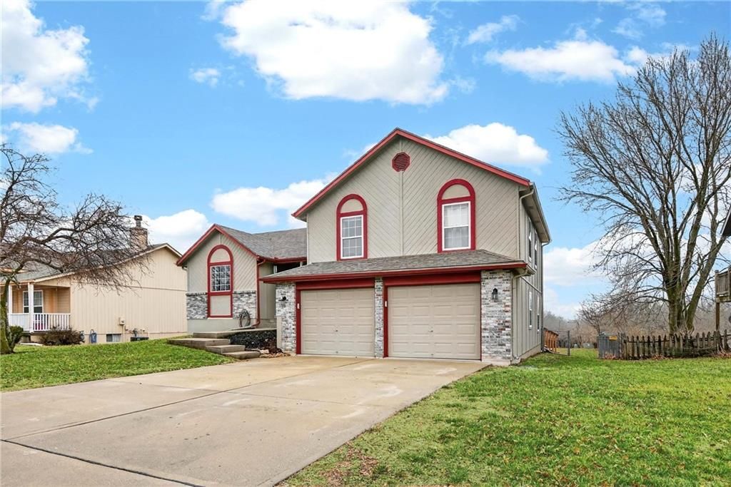 2304 Valley View W Drive, Pleasant Hill, MO 64080