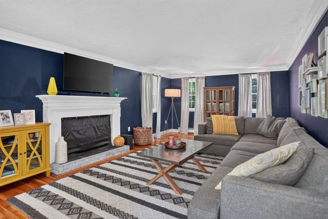 18 Coolidge Cir, Northborough, MA 01532