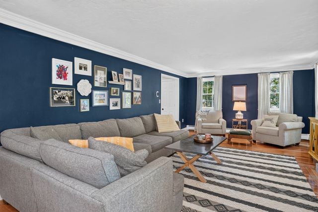 18 Coolidge Cir, Northborough, MA 01532