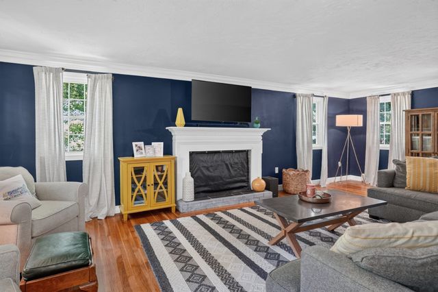 18 Coolidge Cir, Northborough, MA 01532