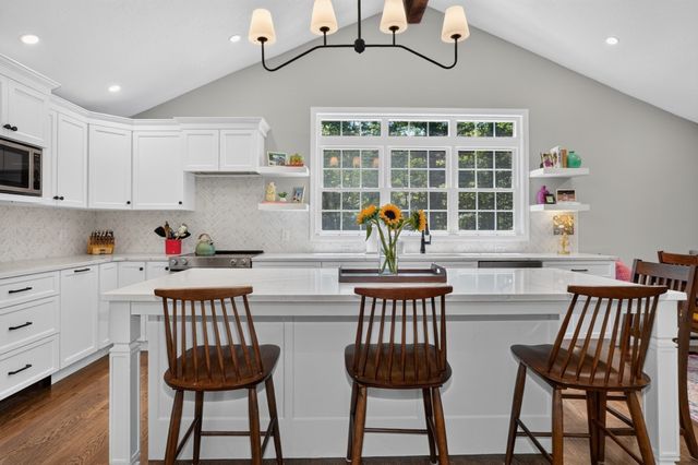 18 Coolidge Cir, Northborough, MA 01532
