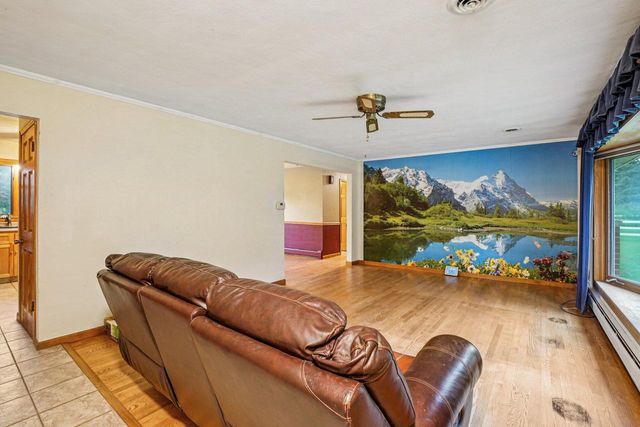 N6314 Paradise DRIVE, Burlington, WI 53105