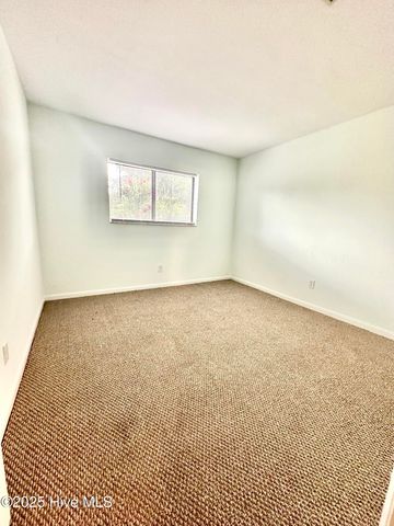 4451 Holly Tree Road, Wilmington, NC 28412