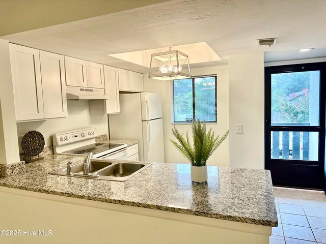 4451 Holly Tree Road, Wilmington, NC 28412