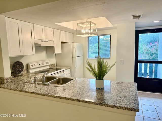 4451 Holly Tree Road, Wilmington, NC 28412