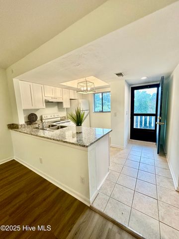 4451 Holly Tree Road, Wilmington, NC 28412