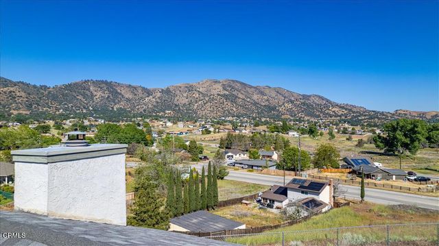 20601 Ridgecrest Drive, Tehachapi, CA 93561