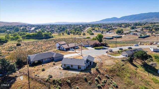 20601 Ridgecrest Drive, Tehachapi, CA 93561