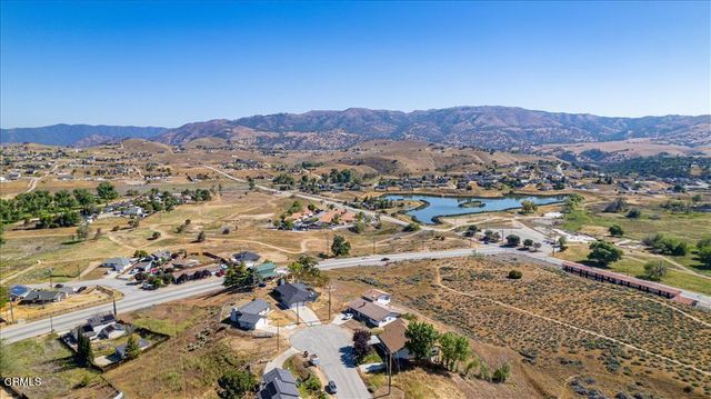 20601 Ridgecrest Drive, Tehachapi, CA 93561