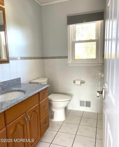 55 Heath Avenue, Oakhurst, NJ 07755