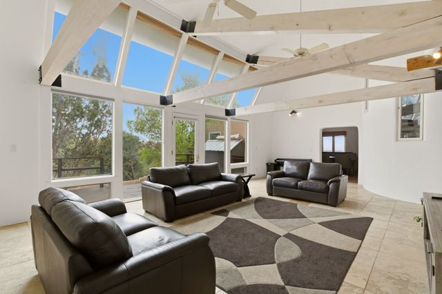4 Calle Lobo, Santa Fe, NM 87506