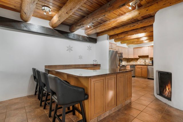 4 Calle Lobo, Santa Fe, NM 87506