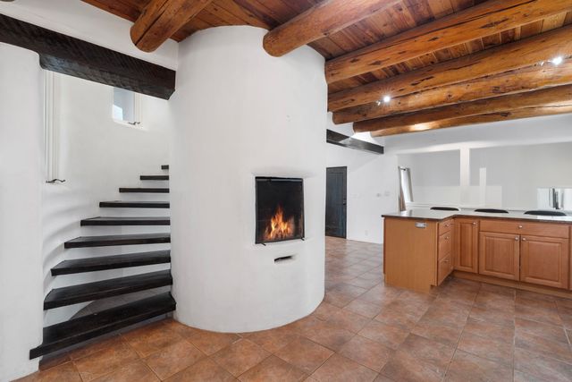 4 Calle Lobo, Santa Fe, NM 87506