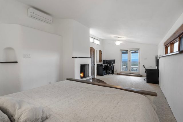 4 Calle Lobo, Santa Fe, NM 87506