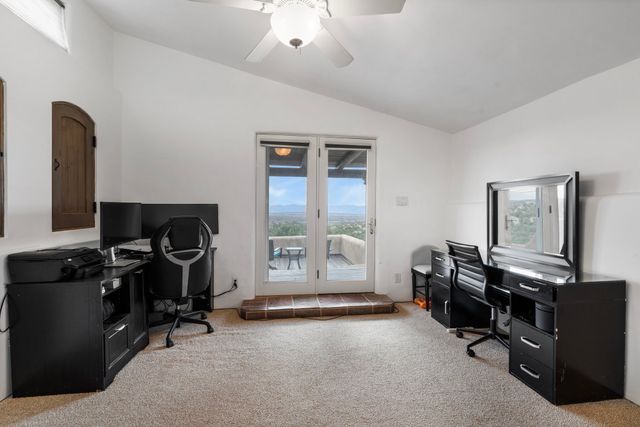 4 Calle Lobo, Santa Fe, NM 87506