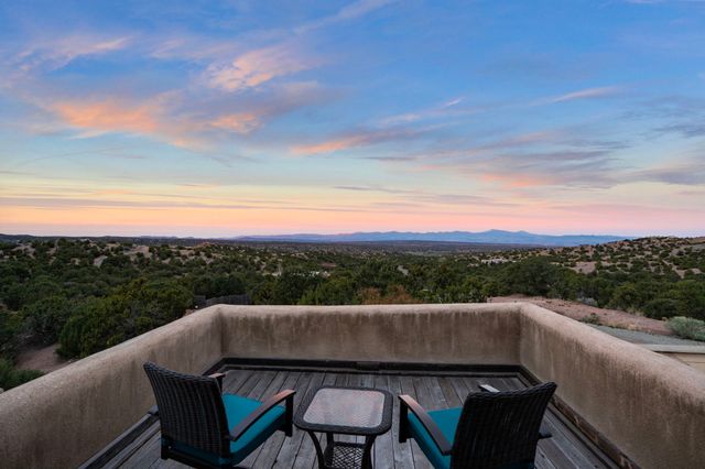 4 Calle Lobo, Santa Fe, NM 87506