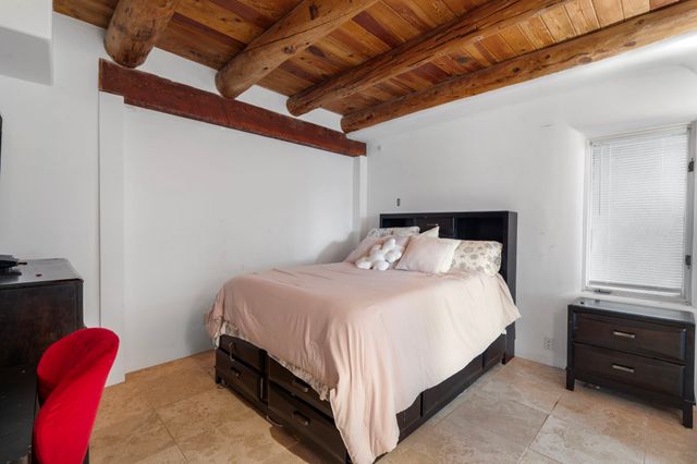 4 Calle Lobo, Santa Fe, NM 87506