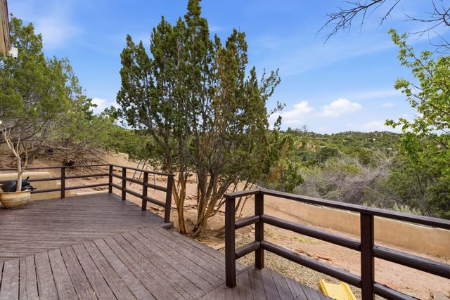 4 Calle Lobo, Santa Fe, NM 87506