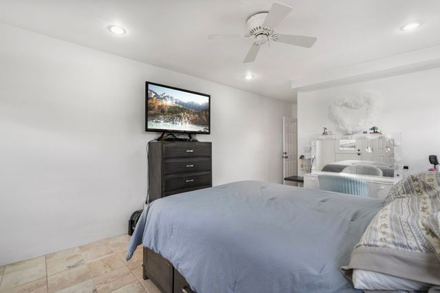 4 Calle Lobo, Santa Fe, NM 87506