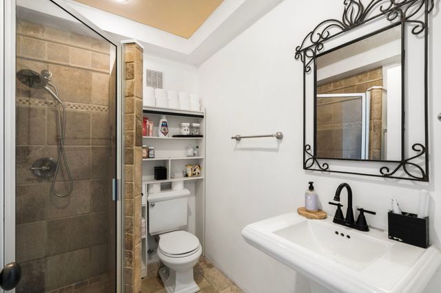 4 Calle Lobo, Santa Fe, NM 87506