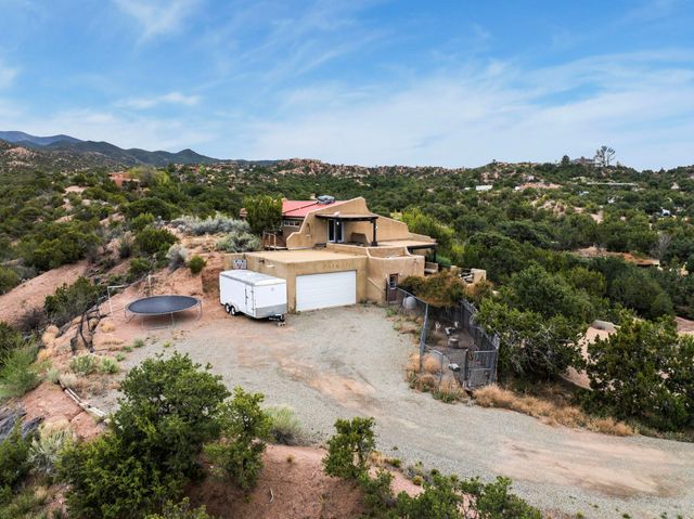 4 Calle Lobo, Santa Fe, NM 87506