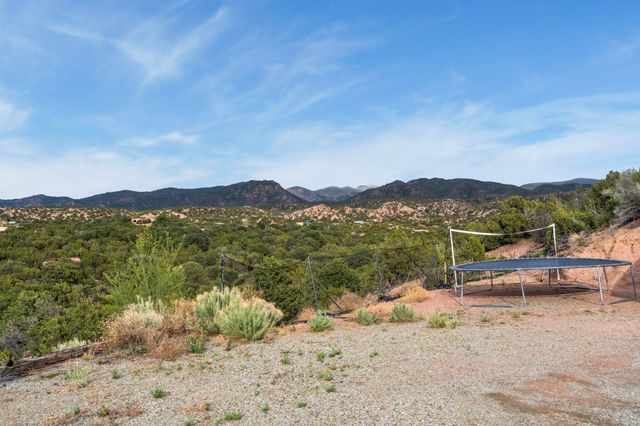 4 Calle Lobo, Santa Fe, NM 87506