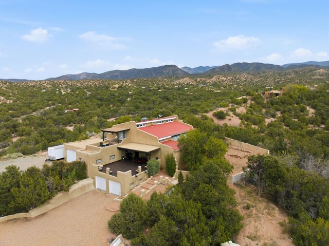 4 Calle Lobo, Santa Fe, NM 87506