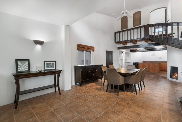 4 Calle Lobo, Santa Fe, NM 87506