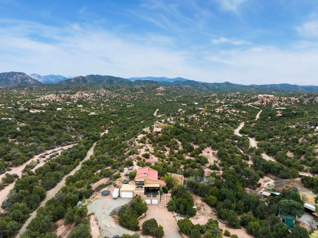 4 Calle Lobo, Santa Fe, NM 87506