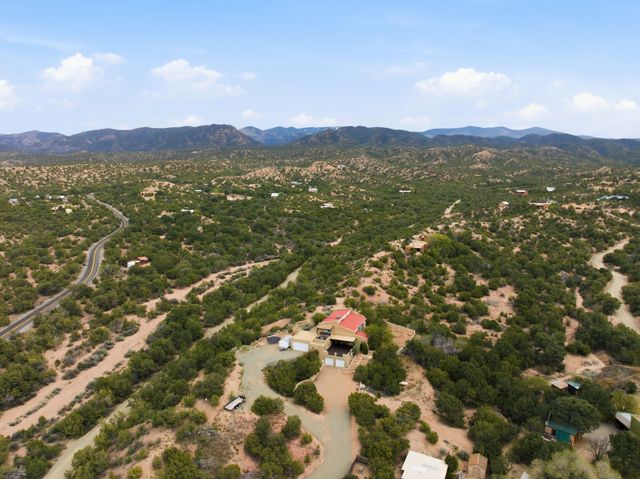4 Calle Lobo, Santa Fe, NM 87506