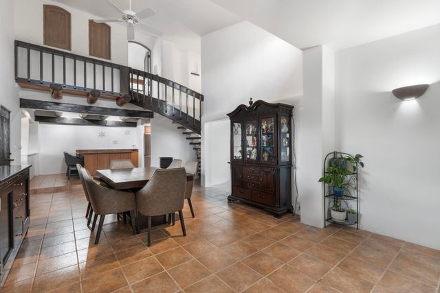 4 Calle Lobo, Santa Fe, NM 87506
