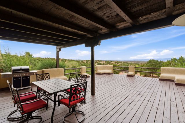 4 Calle Lobo, Santa Fe, NM 87506