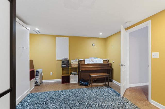 5804 OSWAGO CIR, Columbia, MO 65201