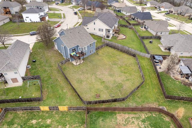 5804 OSWAGO CIR, Columbia, MO 65201