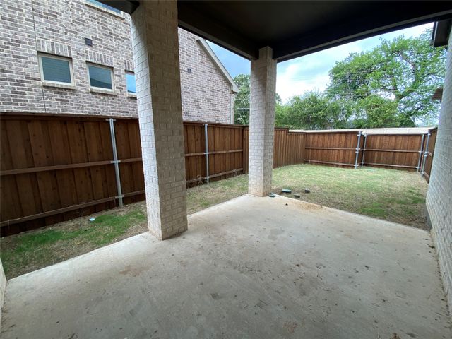 318 Julia Lane, Euless, TX 76040