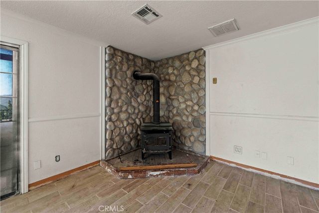 34754 Ellenan, Acton, CA 93510
