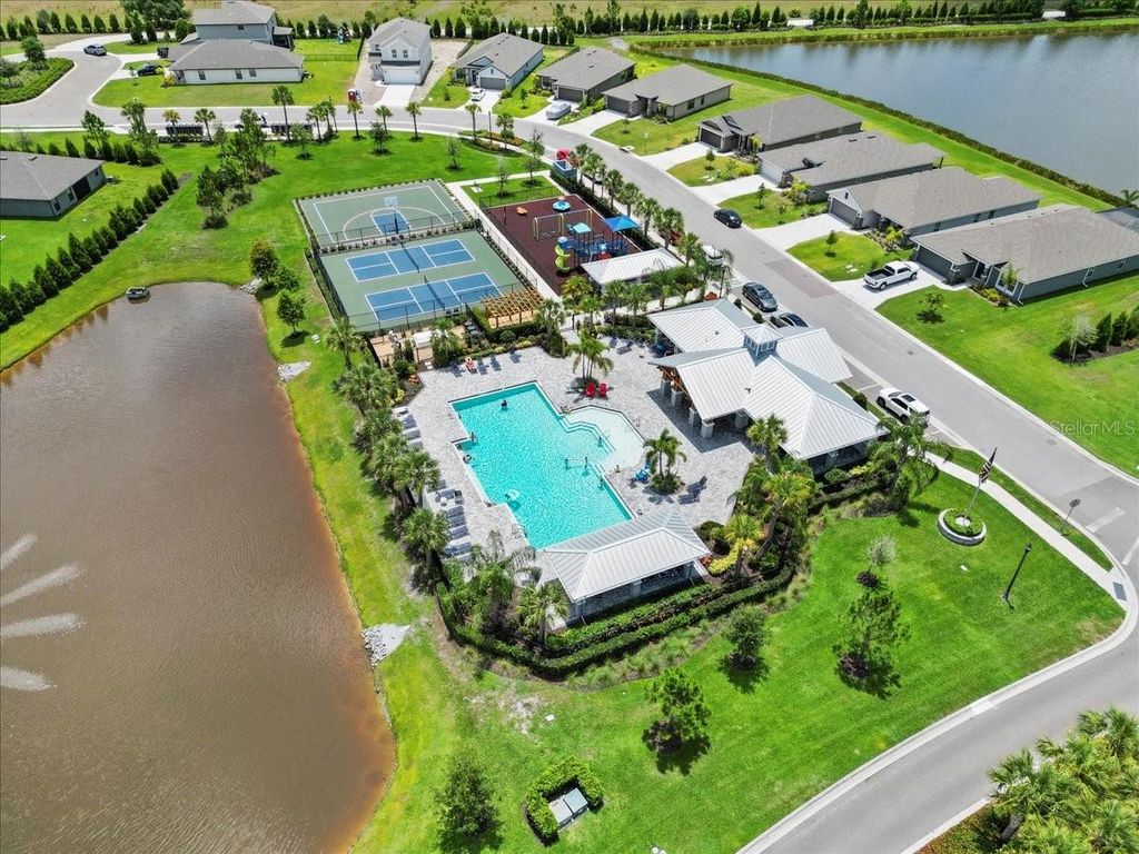 Image 27 of property listing at 16120 67TH COURT E, Parrish, FL 34219