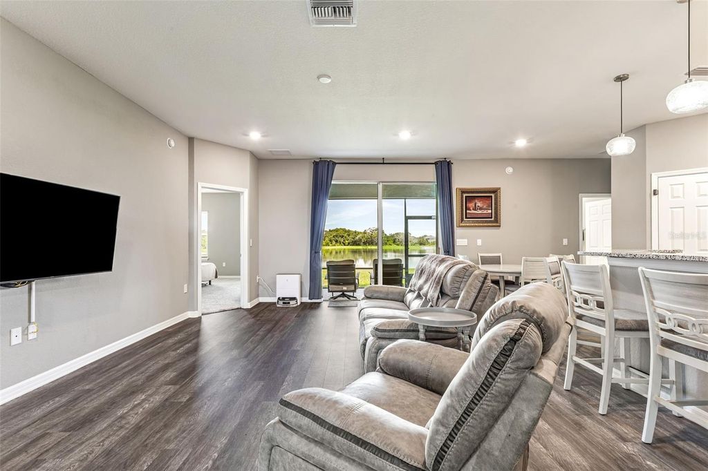 Image 7 of property listing at 16120 67TH COURT E, Parrish, FL 34219